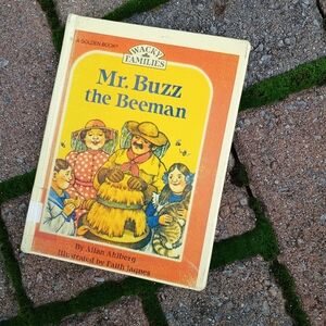 FUN, 1981 Library copy, Mr. Buzz the Beeman , Allan Ahlberg, Faith Jaques, child